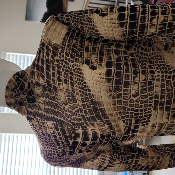Snakeskin sheer wrap top - Picture 4 of 5